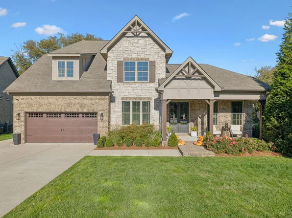 2734 Paddock Park Dr, Thompsons Station, TN 37179