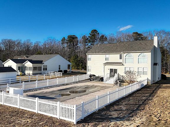 5th image of 24875 Rivers Edge Rd