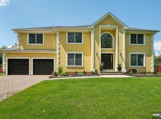 15 Bethany Cir, Closter, NJ 07624
