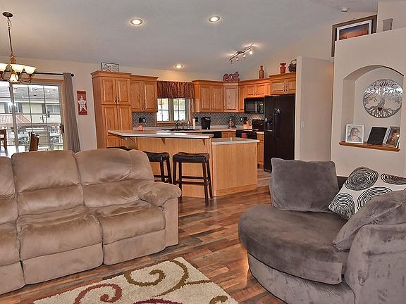 5th image of 1190 Esther Ln SE
