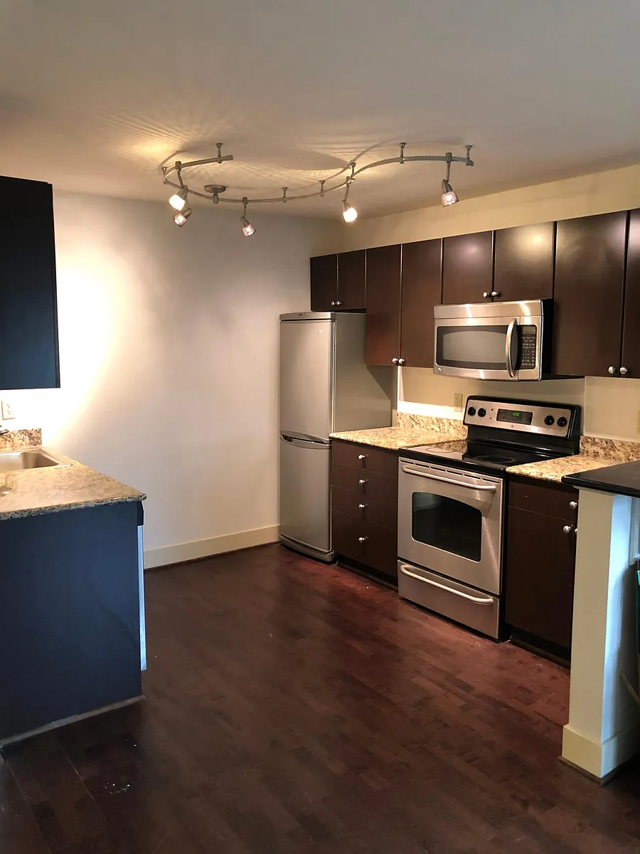 Building Photo - 120 NW 39th St #306