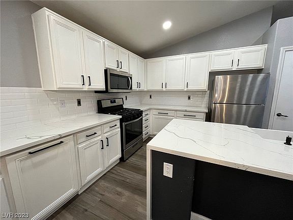 4th image of 6124 Dogwood Falls Ct