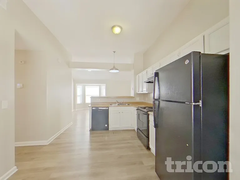 136 Westport Dr — Photo 5
