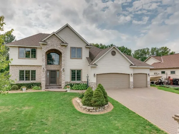 1018 Sextant Ave E, Maplewood, MN 55109