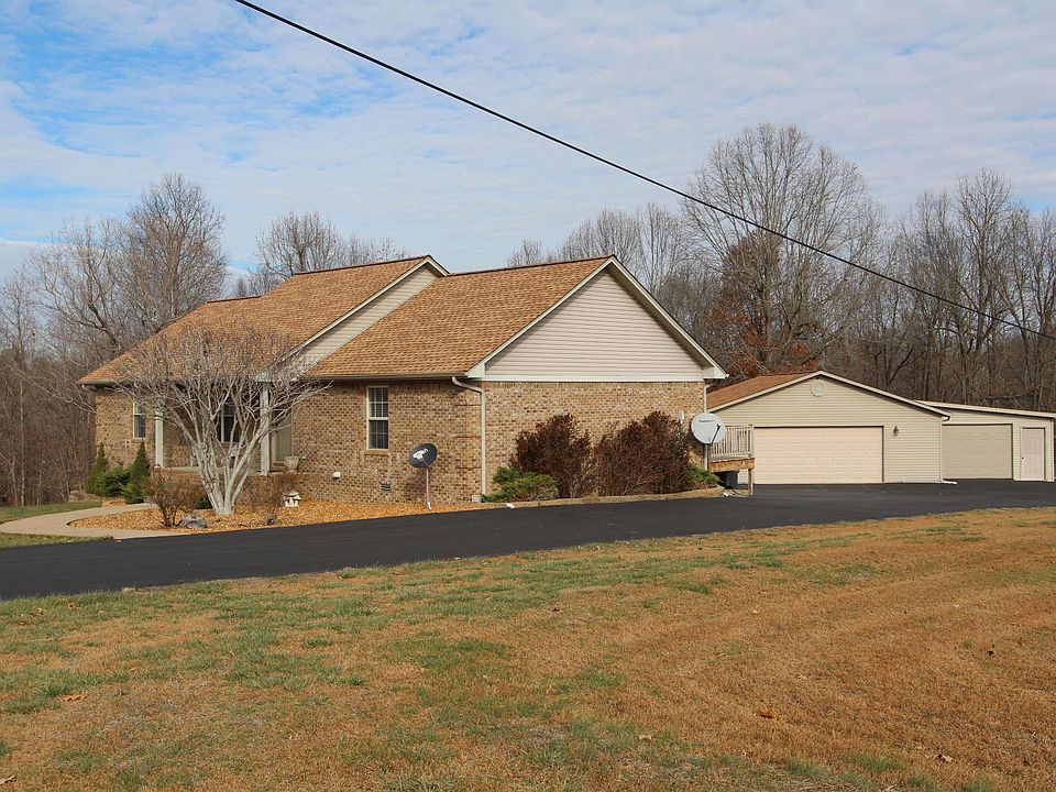 1st image of 156 Corinne Dr