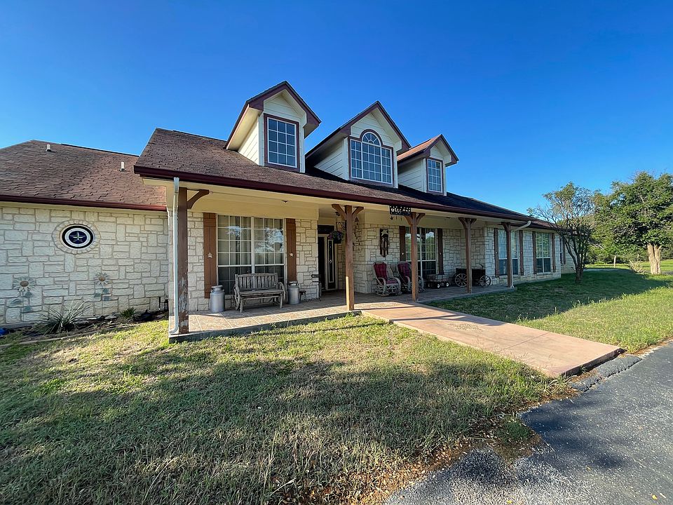 2nd image of 301 Blanco River Ranch Blvd