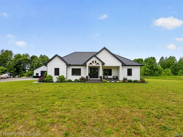 6204 Fish Lake Rd, North Branch, MI 48461