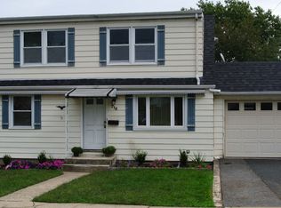 718 3rd St, Lyndhurst, NJ 07071