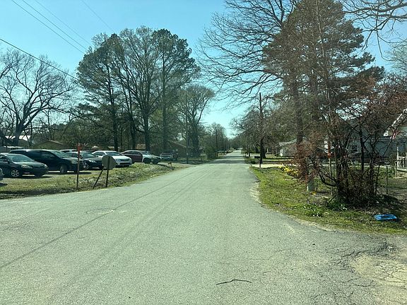 5th image of 915 Tennessee Ave