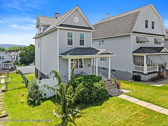 2nd image of 618 N Bromley Ave
