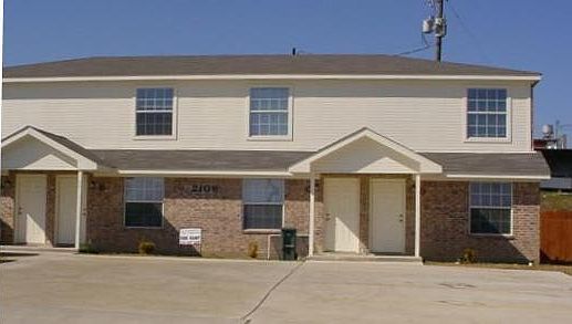 1st image of 2109 Jennifer Dr APT C