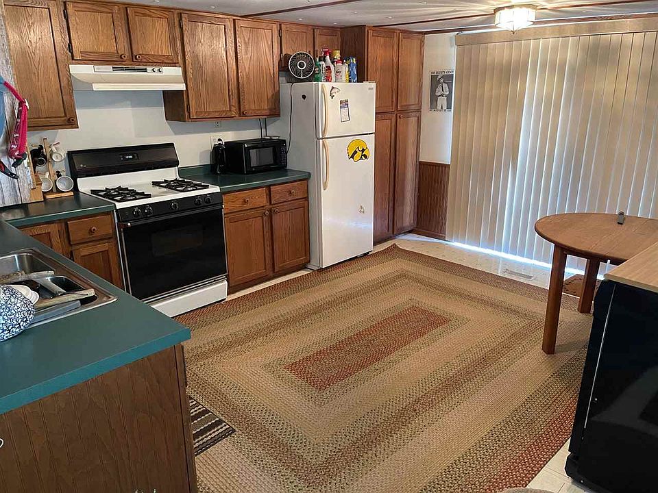 2nd image of 502 Main St