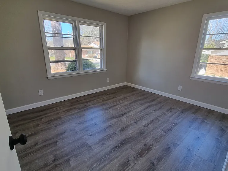 967 Sanchez Dr — Photo 3