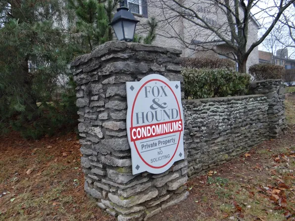 1048 Armstrong Mill Rd, Lexington, KY 40517