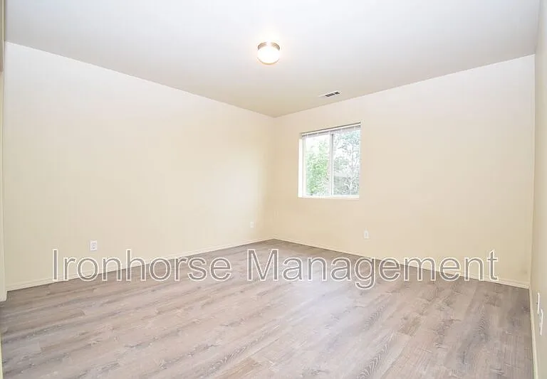 509 N Hunters Way — Photo 10
