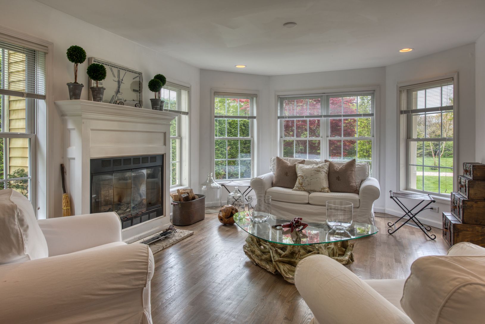  Living Room With Fireplace