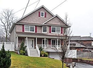 11 Juniper Pl, Huntington, NY 11743