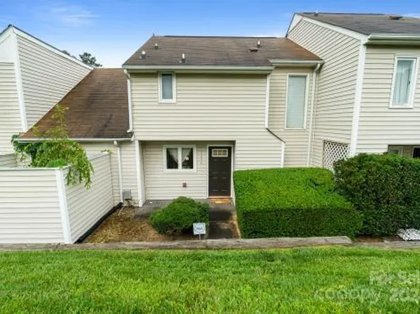 1646 Hollow Dr, Charlotte, NC 28212