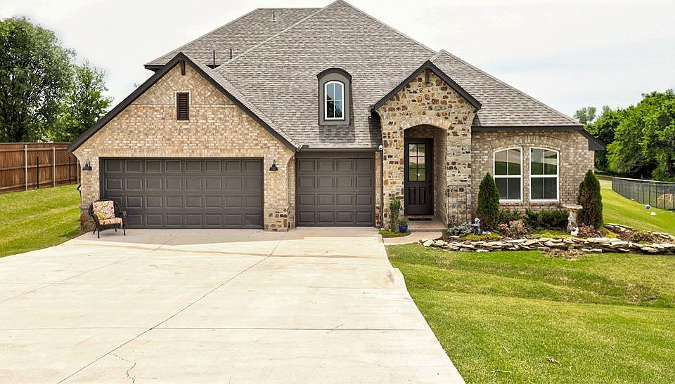 1st image of 13501 Hickory Way