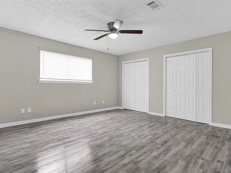 2055 Little Cedar Dr — Photo 4