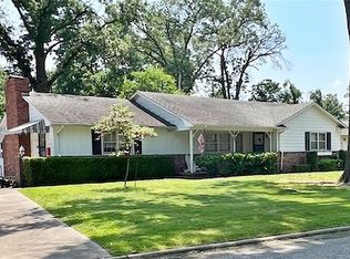 203 Crestwood Ln, Pittsburg, KS 66762