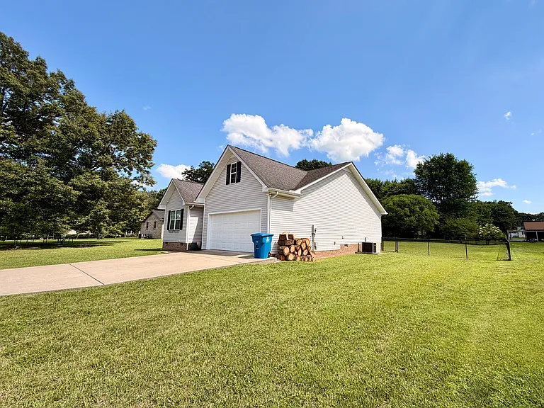 1208 E End Rd — Photo 7