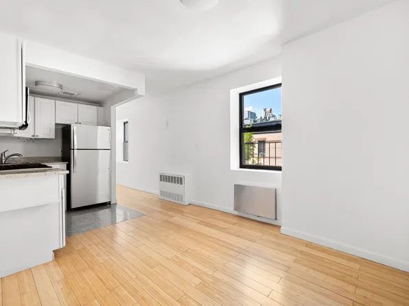 340 E 90th St APT 3B, New York, NY 10128