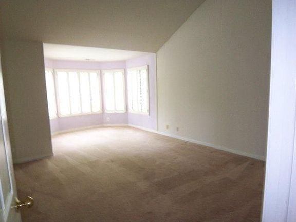 5th image of 118 Kingswood Cir