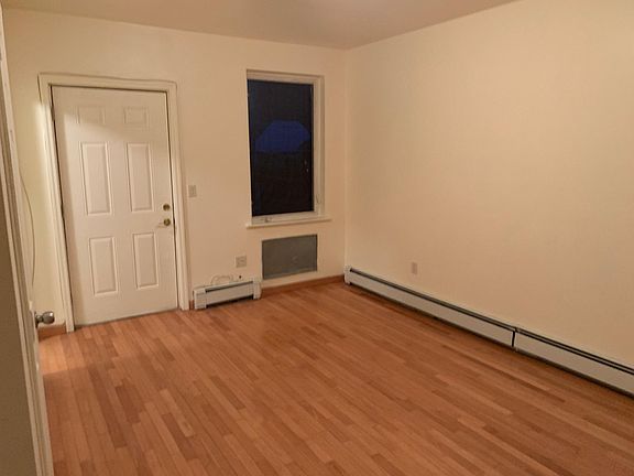 4th image of 218 Buttrick Ave APT B