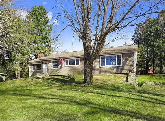 2nd image of 9 Hilltop Dr