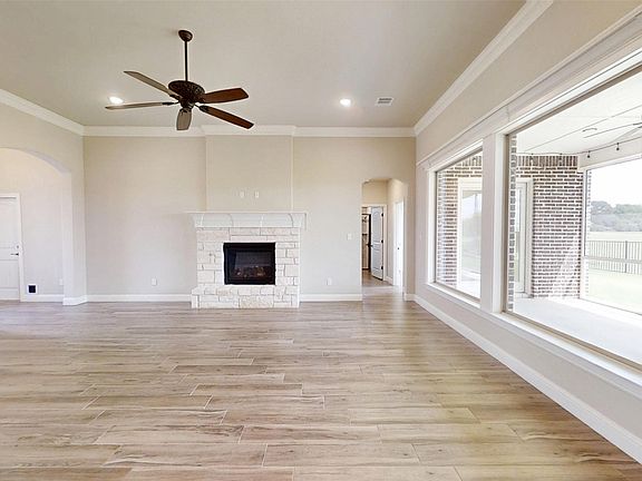 4th image of 2025 Clive Dr