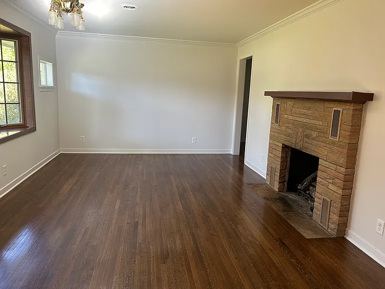 1015 Morton St — Photo 1