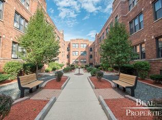 624 W Cornelia Ave #N1, Chicago, IL 60657