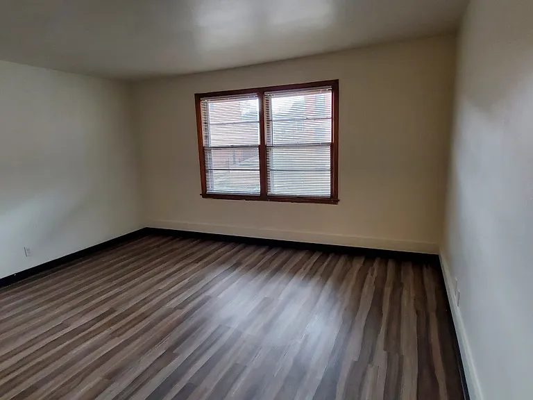 333 W 17th St #1 — Photo 2