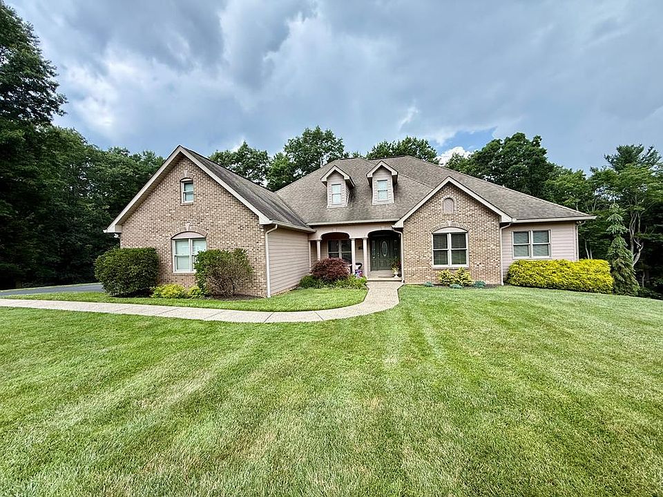 1st image of 27 Chestnut Dr
