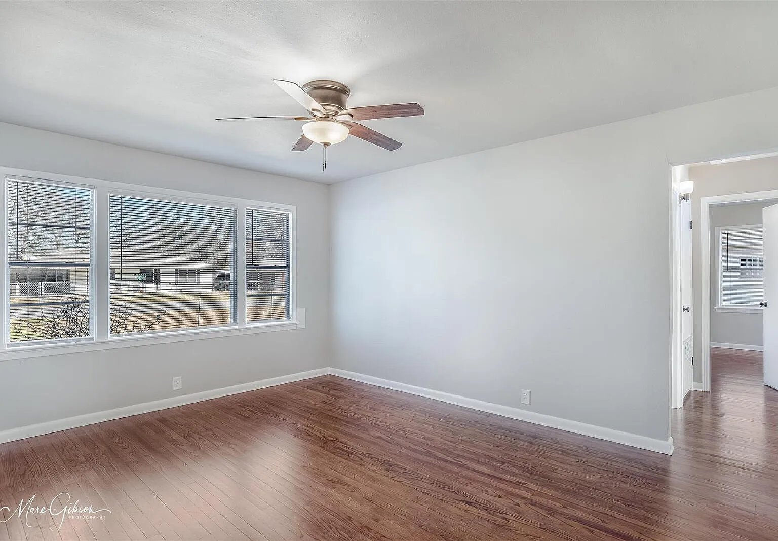 3 bed, 1.0 bath, 980 sqft, $1,300 — Photo 4