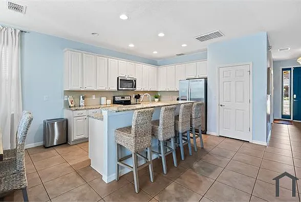 4445 Shiva Loop #4445 — Photo 9
