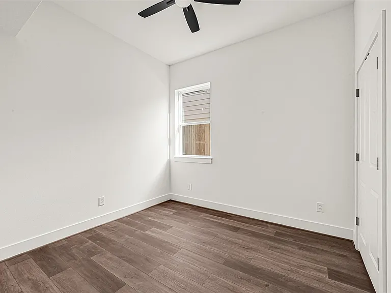 418 Clinton Park St #1 — Photo 10