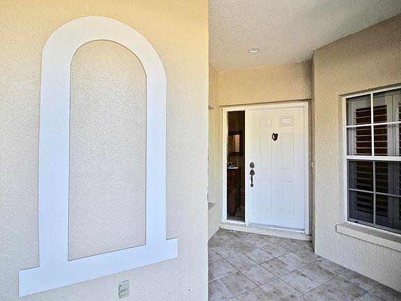 3rd image of 129 Aquarina Blvd