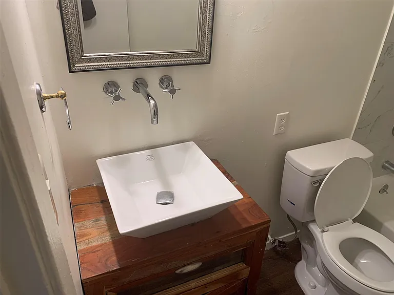 1918 Hearthstone Dr #202 — Photo 13