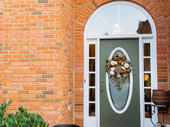 3rd image of 3465 Garden Walk Ln