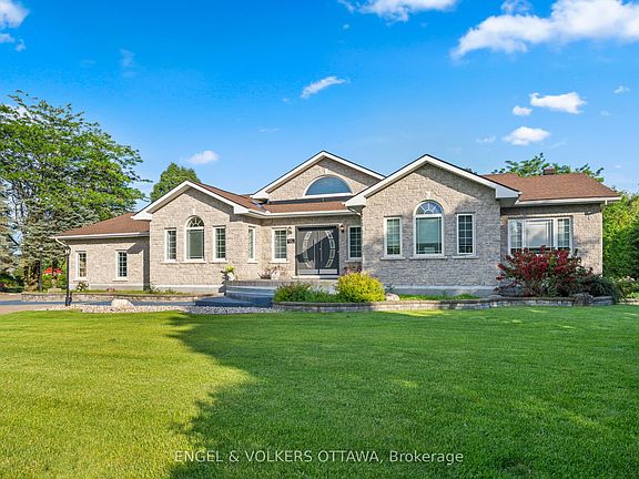 5th image of 1562 Lakeshore Dr