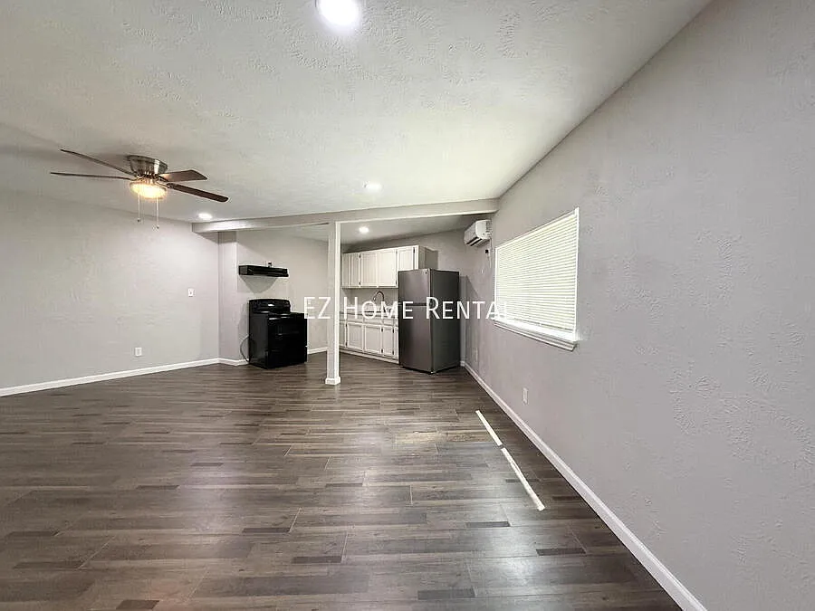 Move-In Special Pay $0 Rent For August! — Photo 2