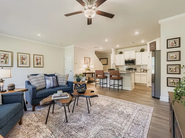 137 Pyrus Ln, Auburn, GA 30011