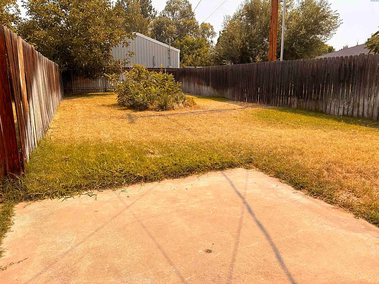 316 Casey Ave — Photo 10