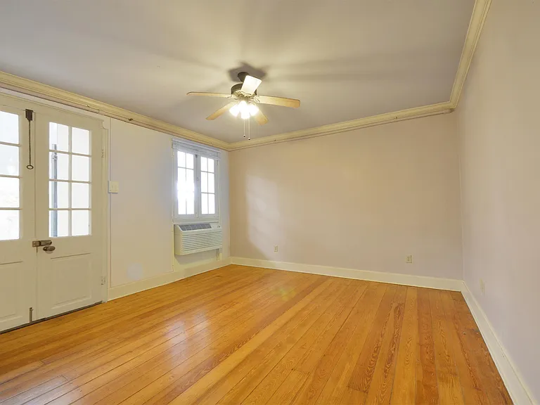722 Saint Louis St — Photo 2