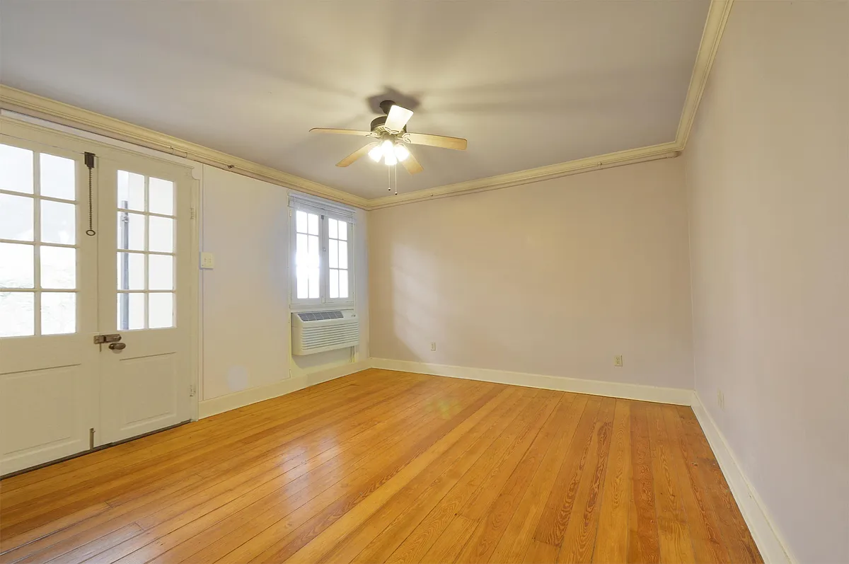 Building Photo - 722 Saint Louis St