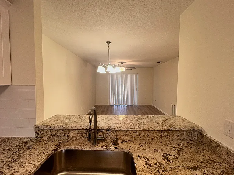 2918 Forrestal Ct — Photo 6