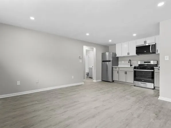 11 Bennett Dr #2, Stoughton, MA 02072