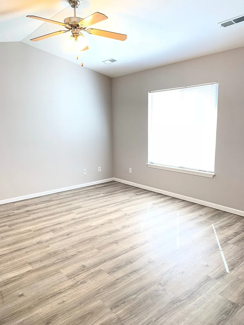 6199-MF2-E1 — Photo 2